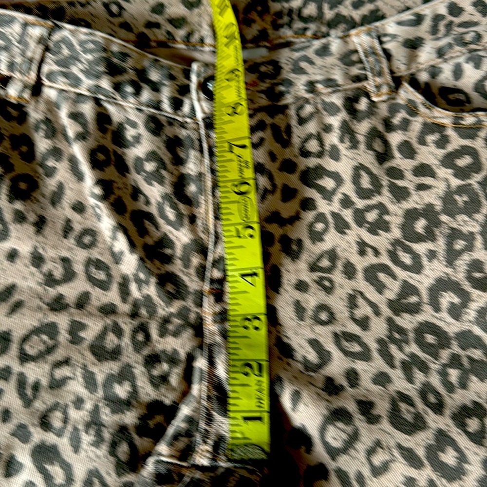 Cache Jeans Euc - image 3